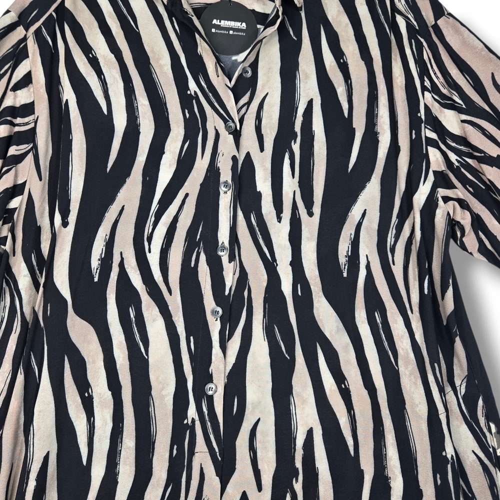 NEW $324 Alembika Shayna Oversize Safari Shirt Dress Zebra Print Pockets Medium - Picture 6 of 16